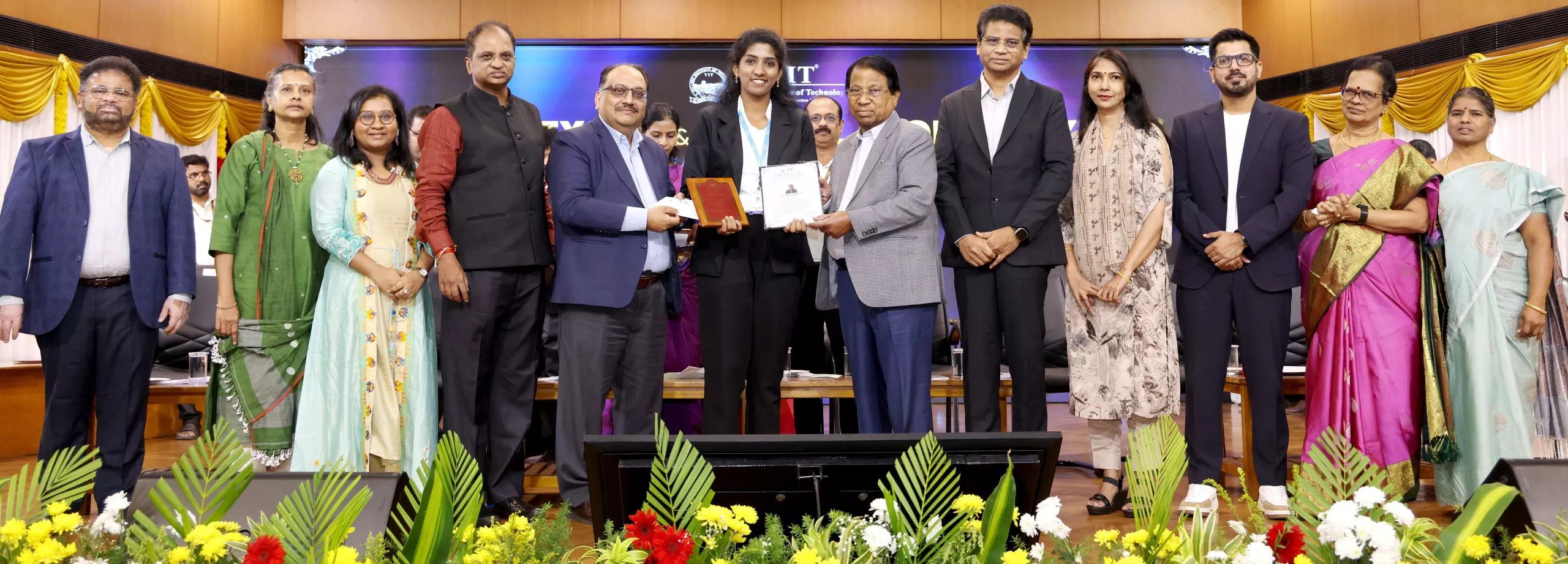वीआईटी वेल्लोर वार्षिक दिवस समारोह का दृश्य
