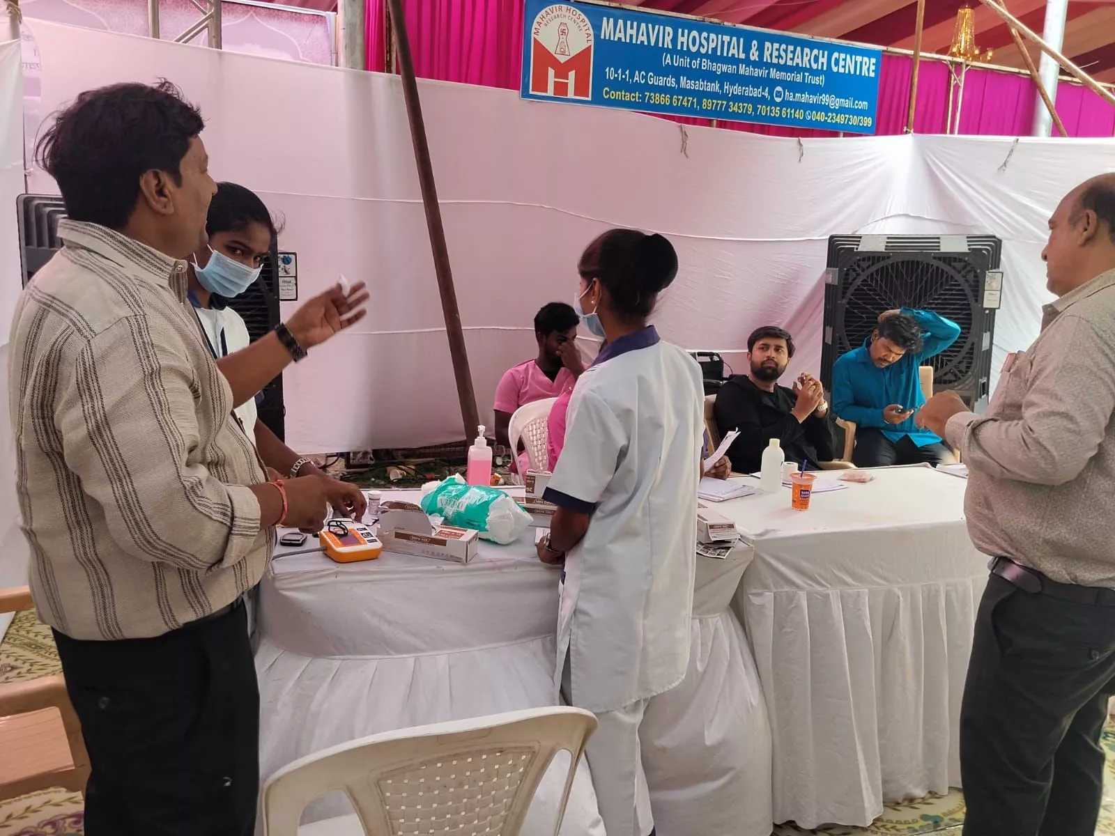 महावीर अस्पताल में जन्म कल्याणक पर प्रतिमा पर माल्यार्पण