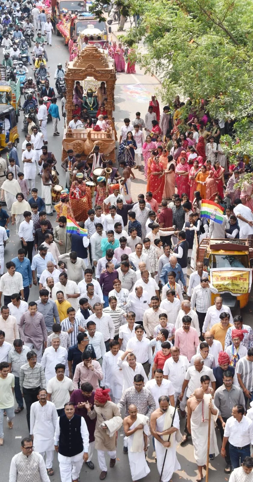 हैदराबाद में महावीर जन्म कल्याणक महोत्सव का दृश्य