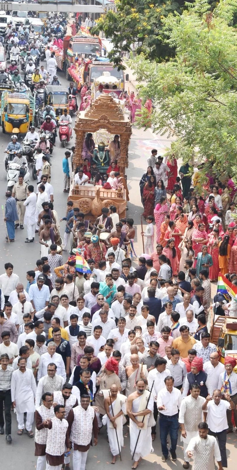 हैदराबाद में महावीर जन्म कल्याणक महोत्सव का दृश्य