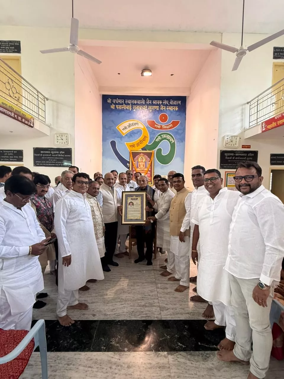 महावीर जन्म कल्याणक पर निकाली गई प्रभातफेरी