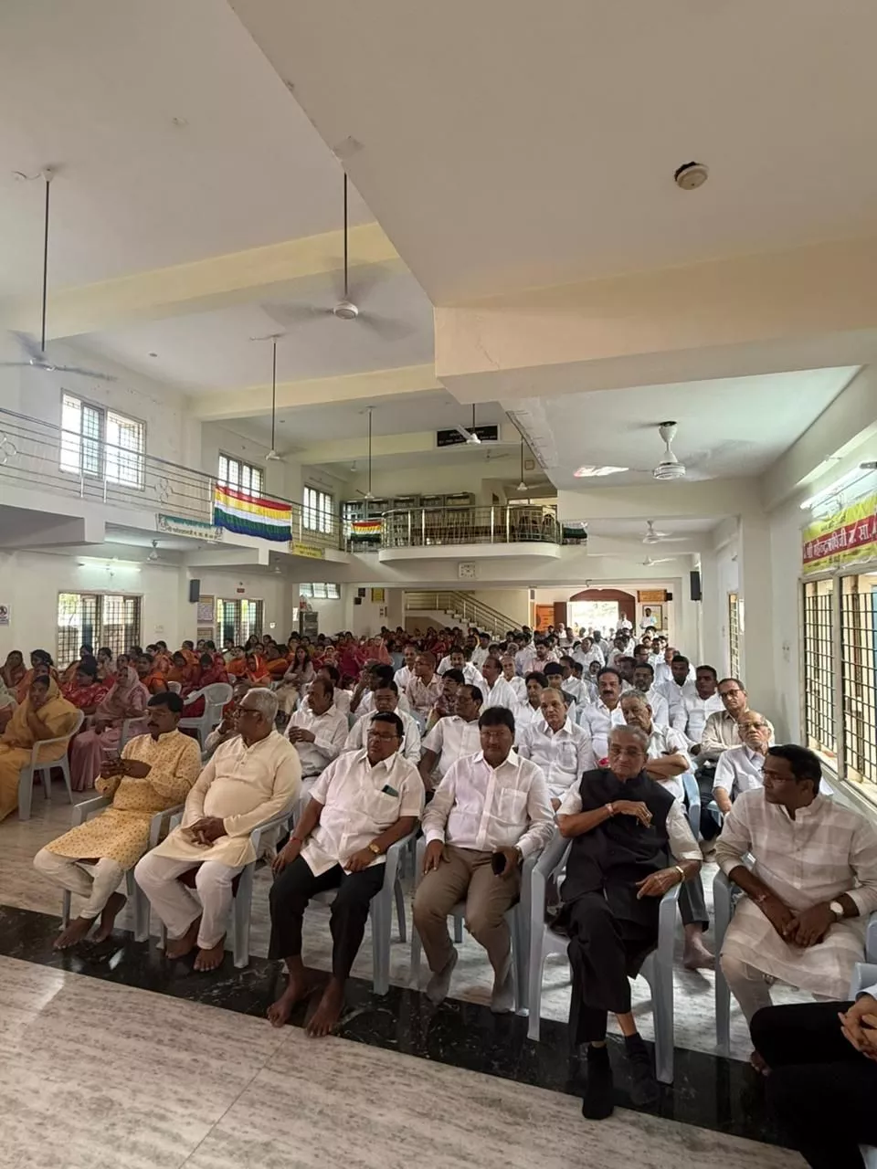 महावीर जन्म कल्याणक पर निकाली गई प्रभातफेरी