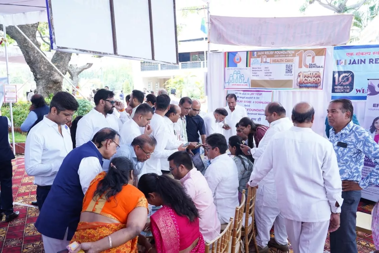 जेआरएफ हेल्थ कार्ड मेगा ड्राइव में लोगों का पंजीकरण