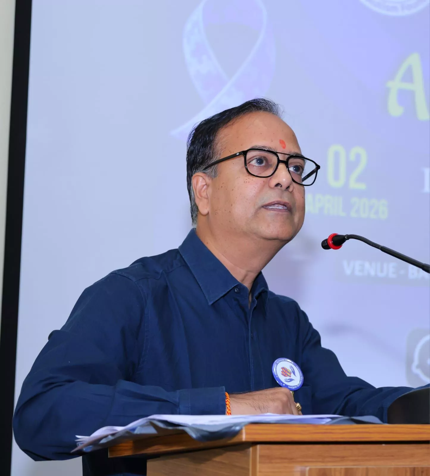 अतिथियों और छात्रों के साथ ऑटिज्म जागरूकता कार्यक्रम