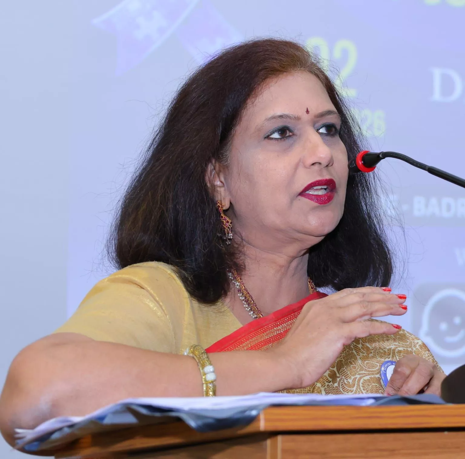 अतिथियों और छात्रों के साथ ऑटिज्म जागरूकता कार्यक्रम