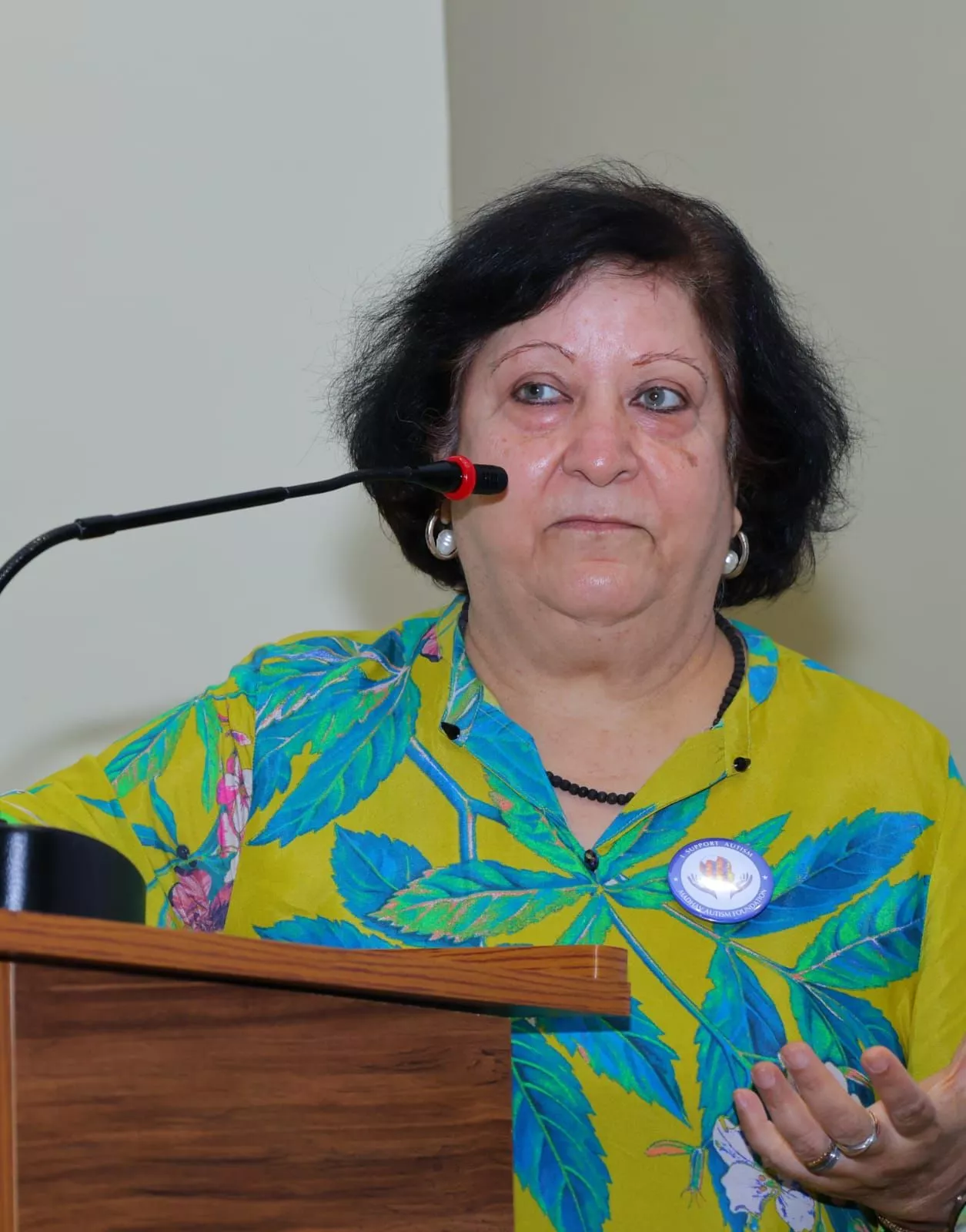 अतिथियों और छात्रों के साथ ऑटिज्म जागरूकता कार्यक्रम