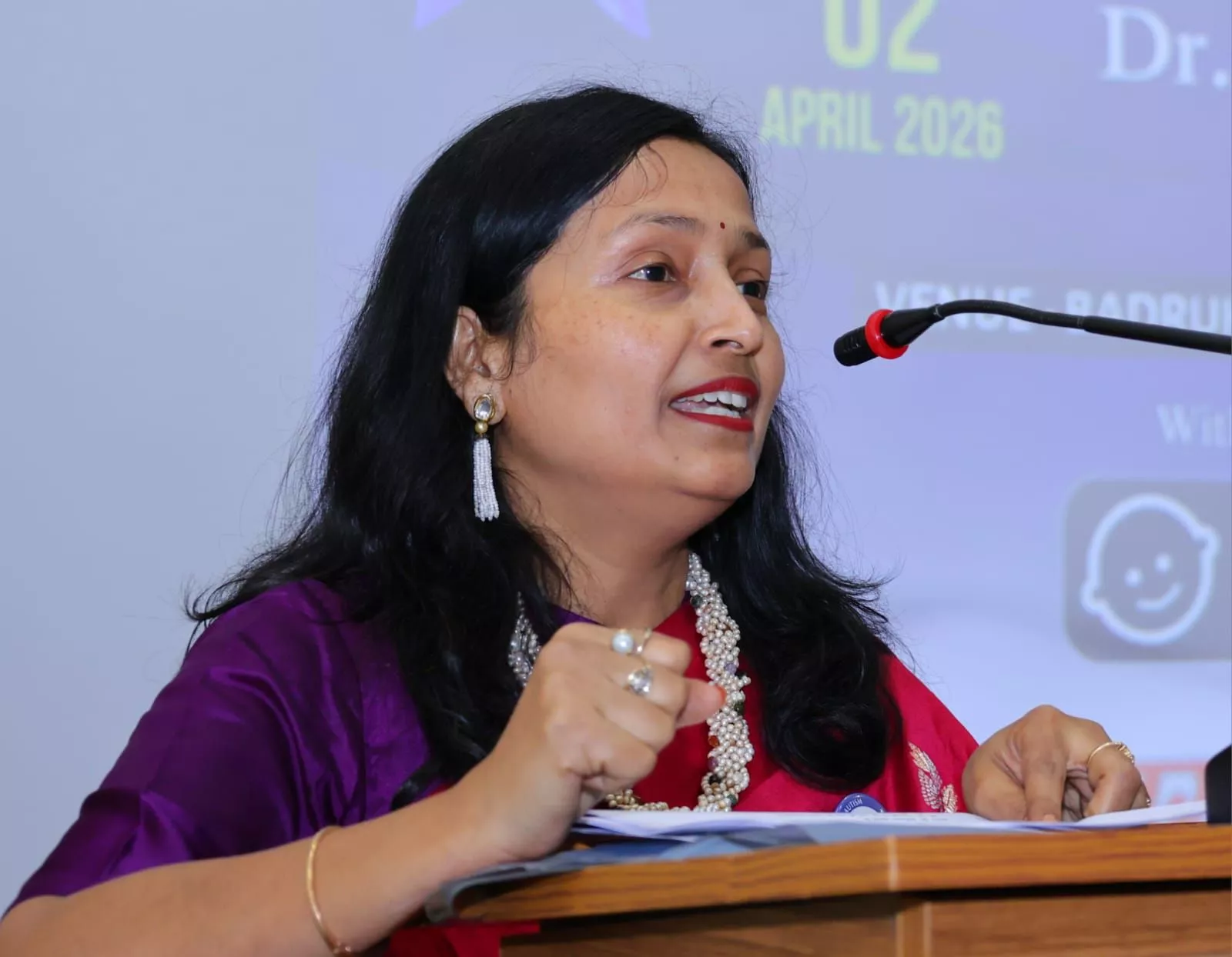 अतिथियों और छात्रों के साथ ऑटिज्म जागरूकता कार्यक्रम