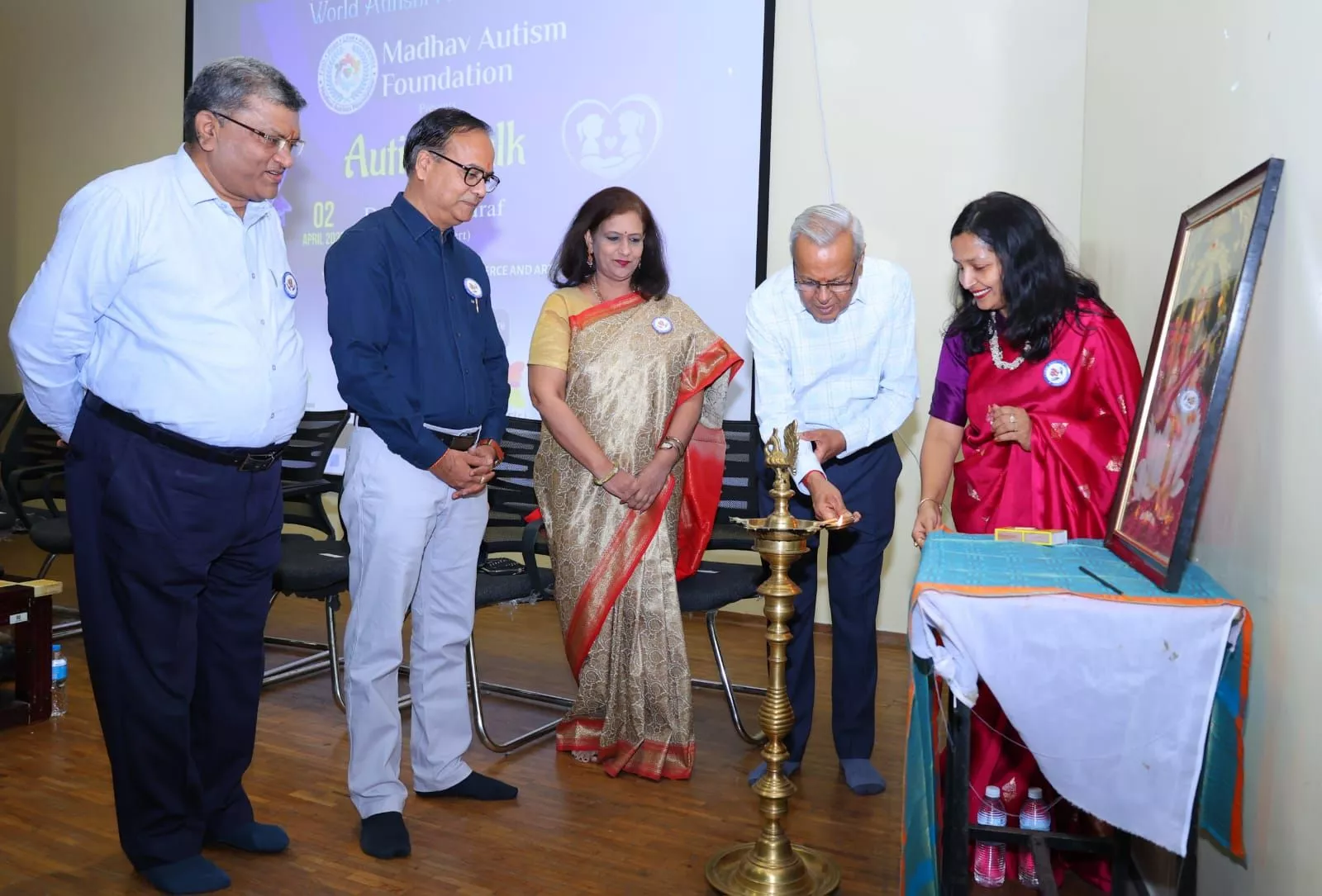 बद्रुका कॉलेज में ऑटिज्म जागरूकता कार्यक्रम का दृश्य