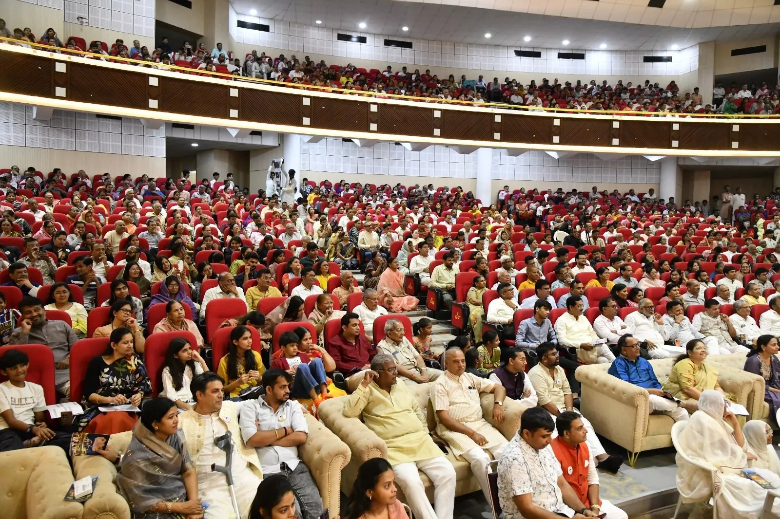 नेमीचंद्रसागरजी ने महाशतावधान में अद्भुत प्रदर्शन किया