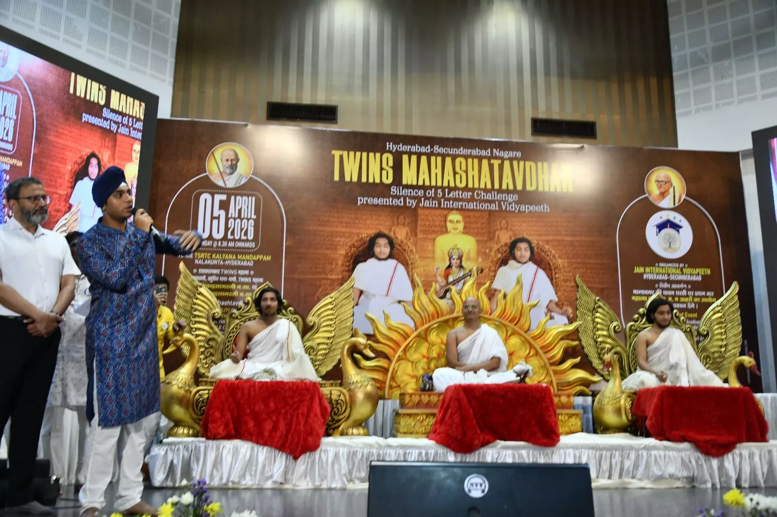 नेमीचंद्रसागरजी ने महाशतावधान में अद्भुत प्रदर्शन किया