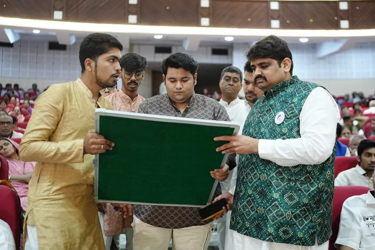 नेमीचंद्रसागरजी ने महाशतावधान में अद्भुत प्रदर्शन किया