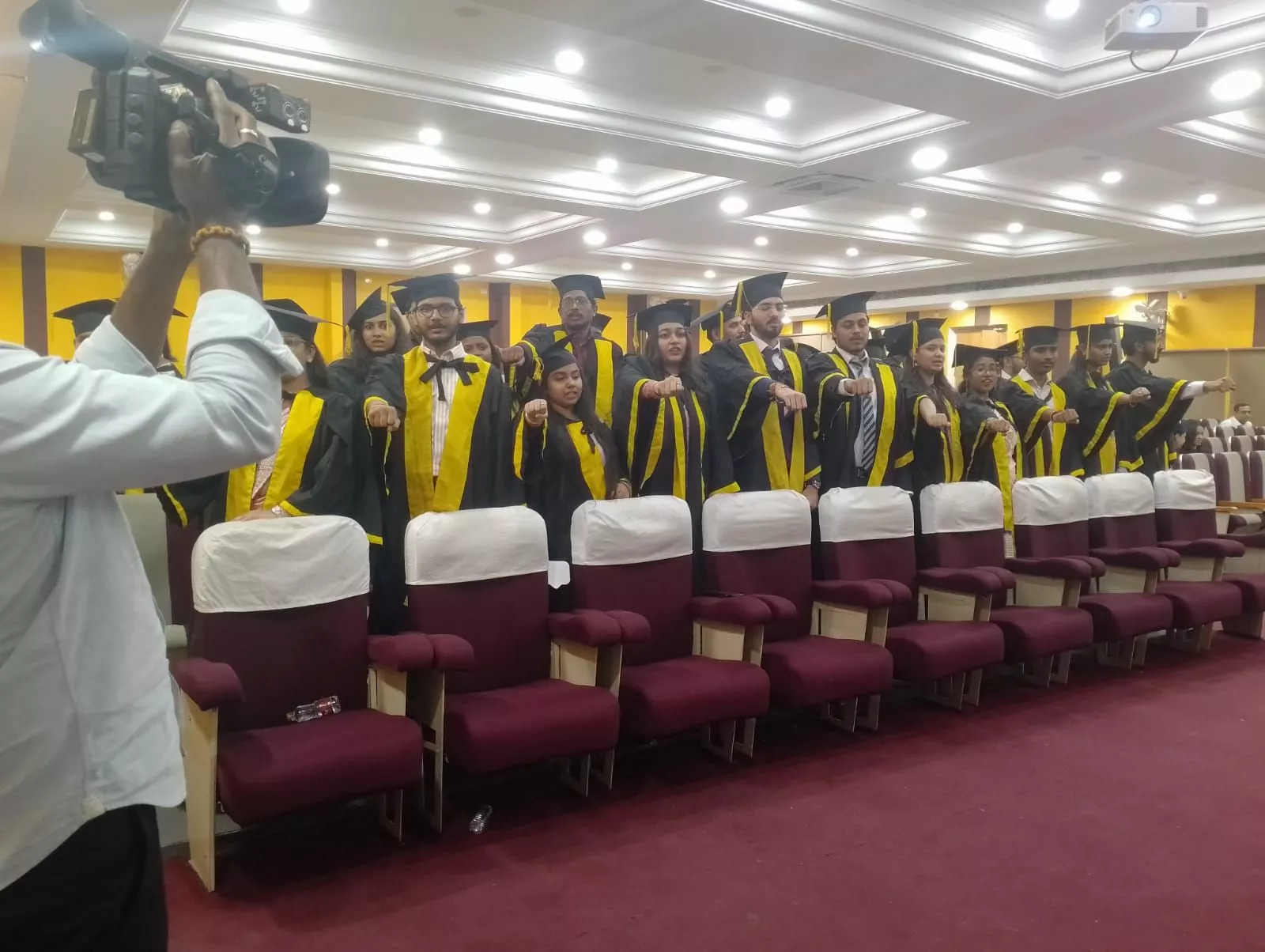 बद्रुका कॉलेज में मनाया गया विदाई एवं वार्षिक दिवस समारोह