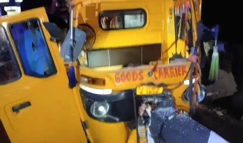 संगारेड्डी में सड़क हादसे के बाद राहत कार्य