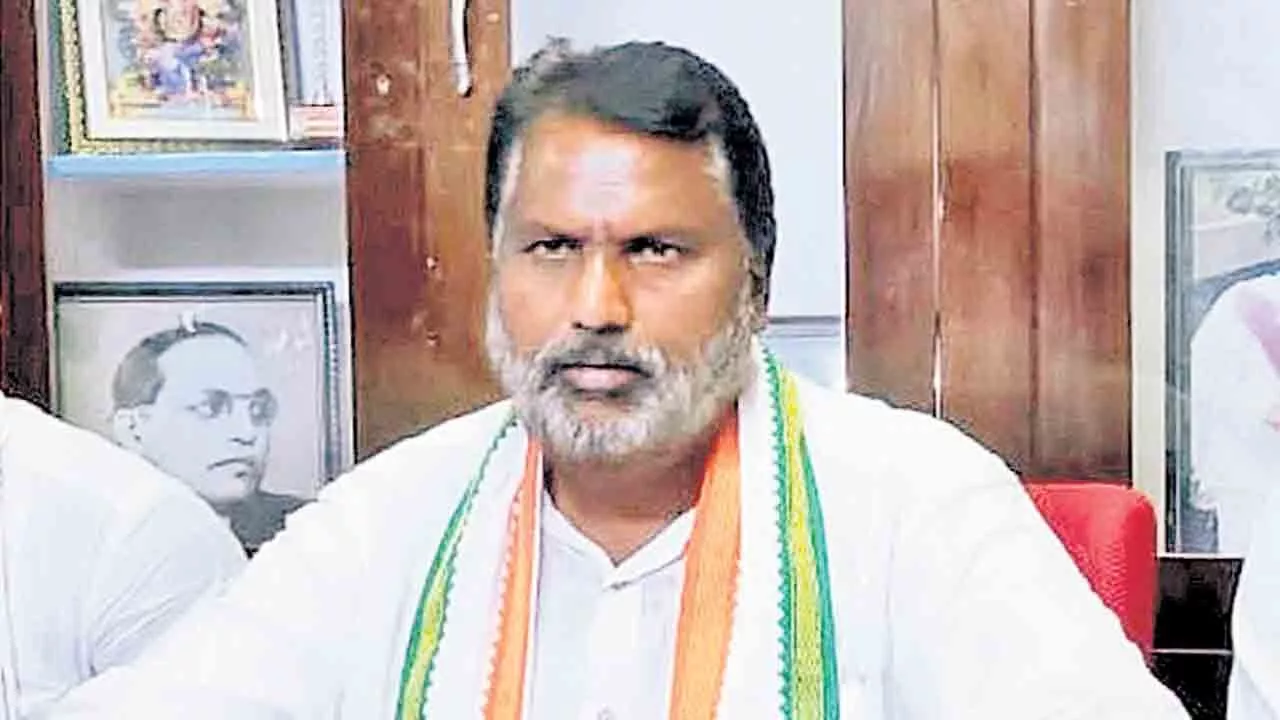 टैंकबंड पर अंबेडकर जयंती तैयारियों का निरीक्षण करते मंत्री