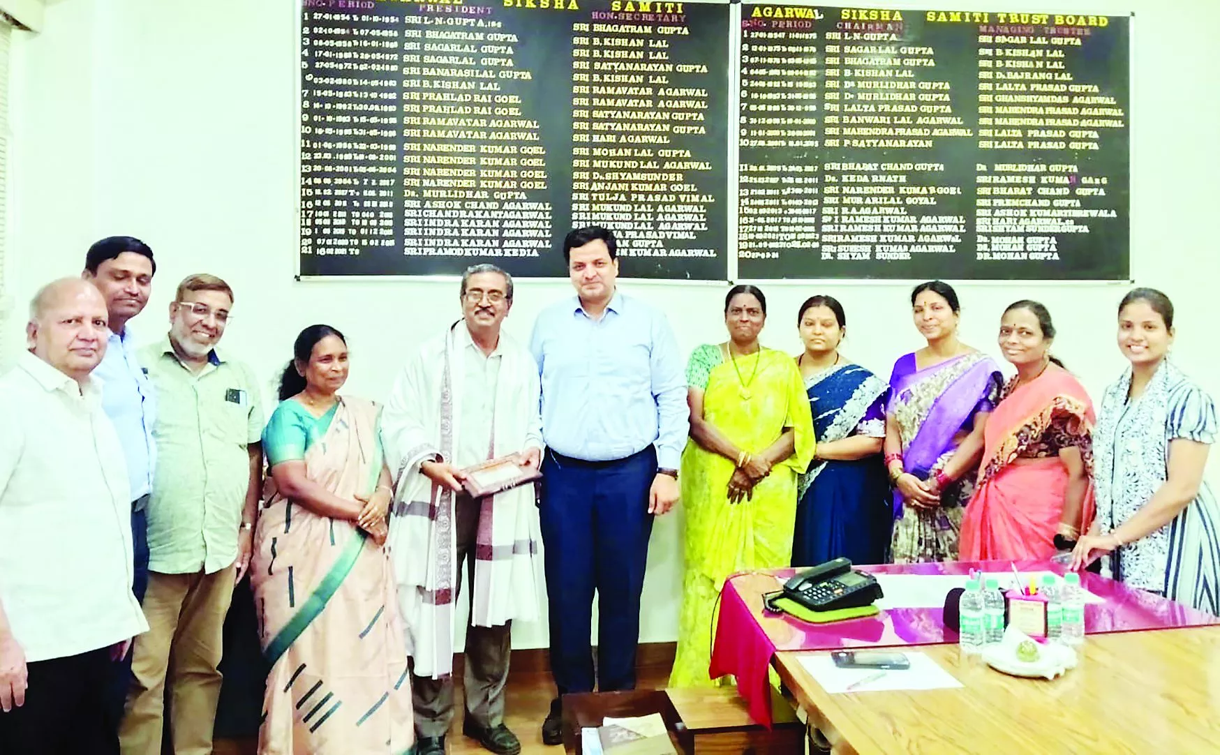 अग्रवाल हाई स्कूल में शिक्षक का सम्मान समारोह