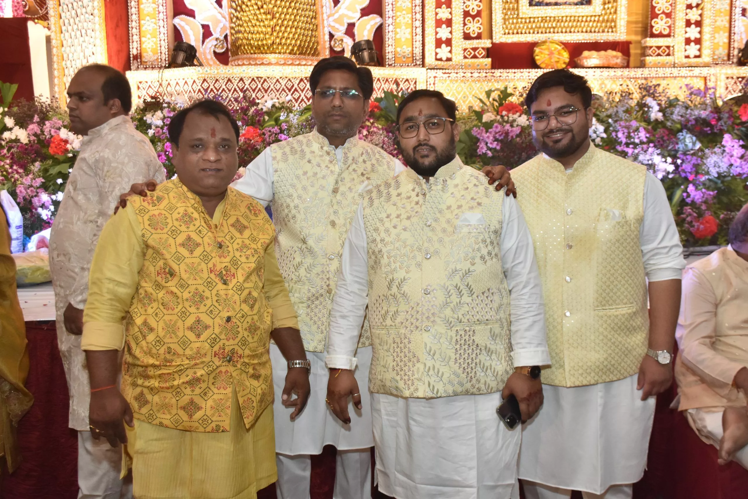 हनुमान जन्मोत्सव के जागरण में भजनों की प्रस्तुति