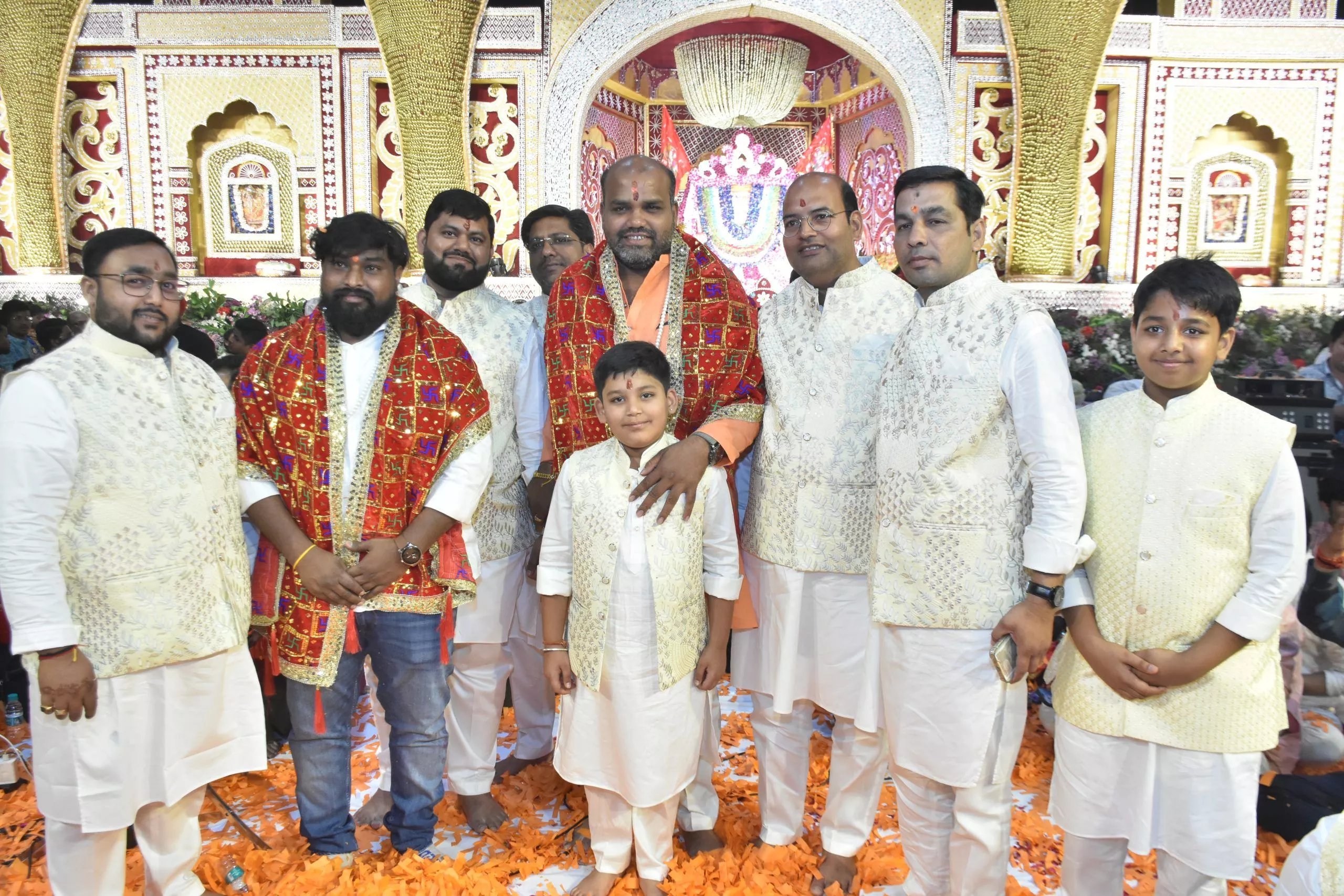 हनुमान जन्मोत्सव के जागरण में भजनों की प्रस्तुति