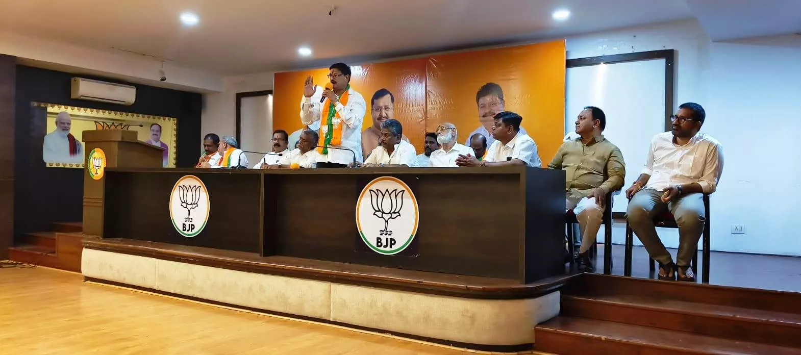 गोशामहल बैठक में भाजपा कार्यकर्ताओं को निर्देश