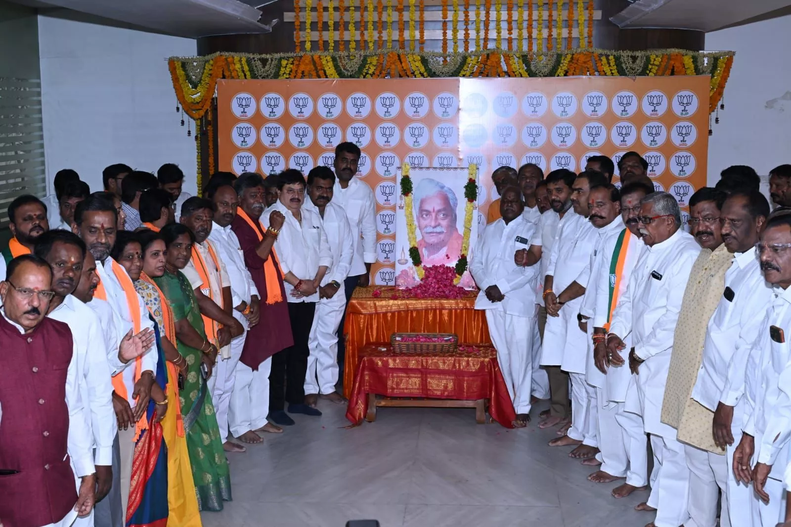 भाजपा कार्यक्रम में टाइगर नरेंद्रा को श्रद्धांजलि