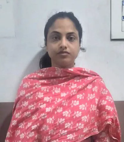 विदेशों में नौकरी दिलाने की आड़ में ठगी के आरोपी।  
