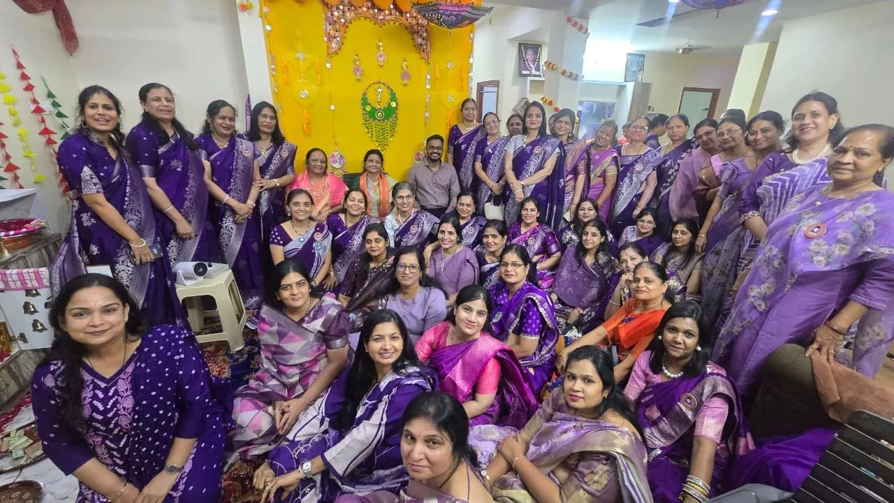 माहेश्वरी महिला मंडल की वार्षिक सभा में उपस्थित सदस्य