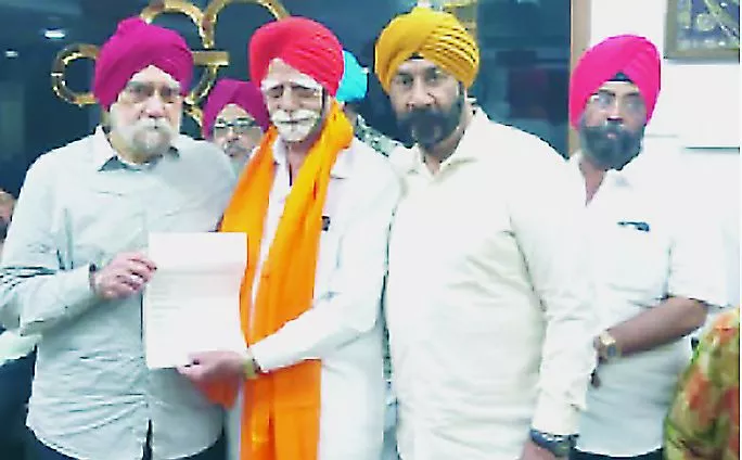 चुनाव जीतने पर गुरचरन सिंह बग्गा का सम्मान