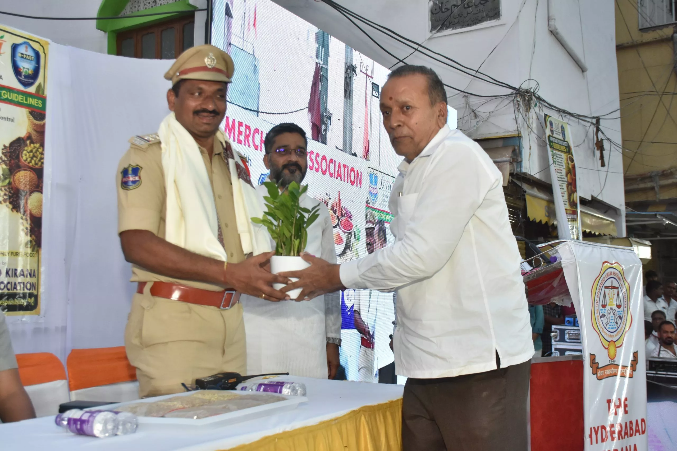 बेगम बाजार में खाद्य सुरक्षा पर जागरूकता कार्यक्रम