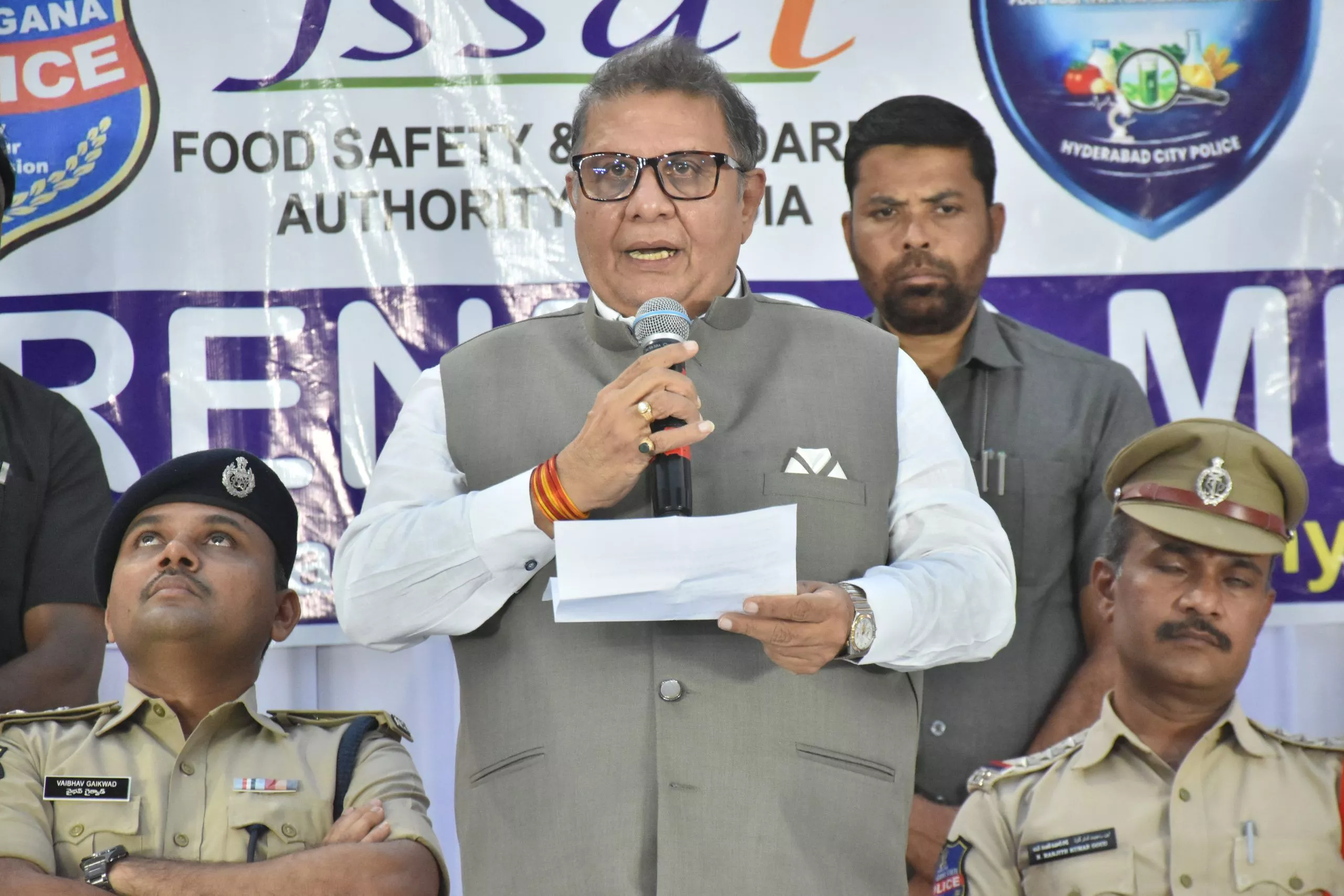 बेगम बाजार में खाद्य सुरक्षा पर जागरूकता कार्यक्रम