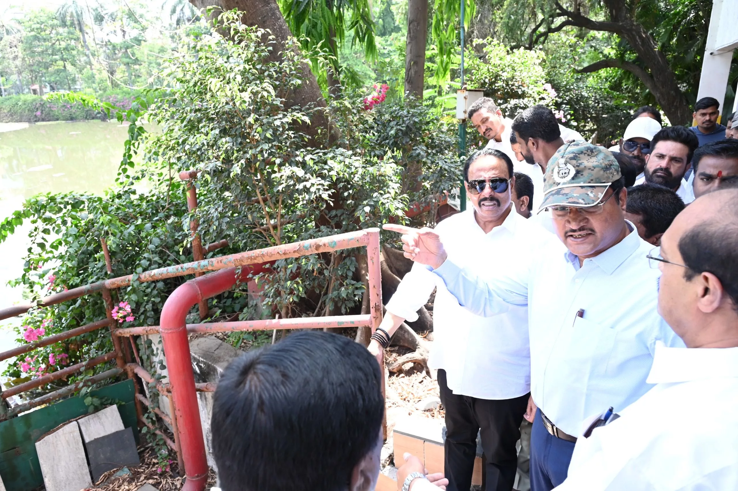 बंजारा लेक का निरीक्षण करते हैद्रा आयुक्त