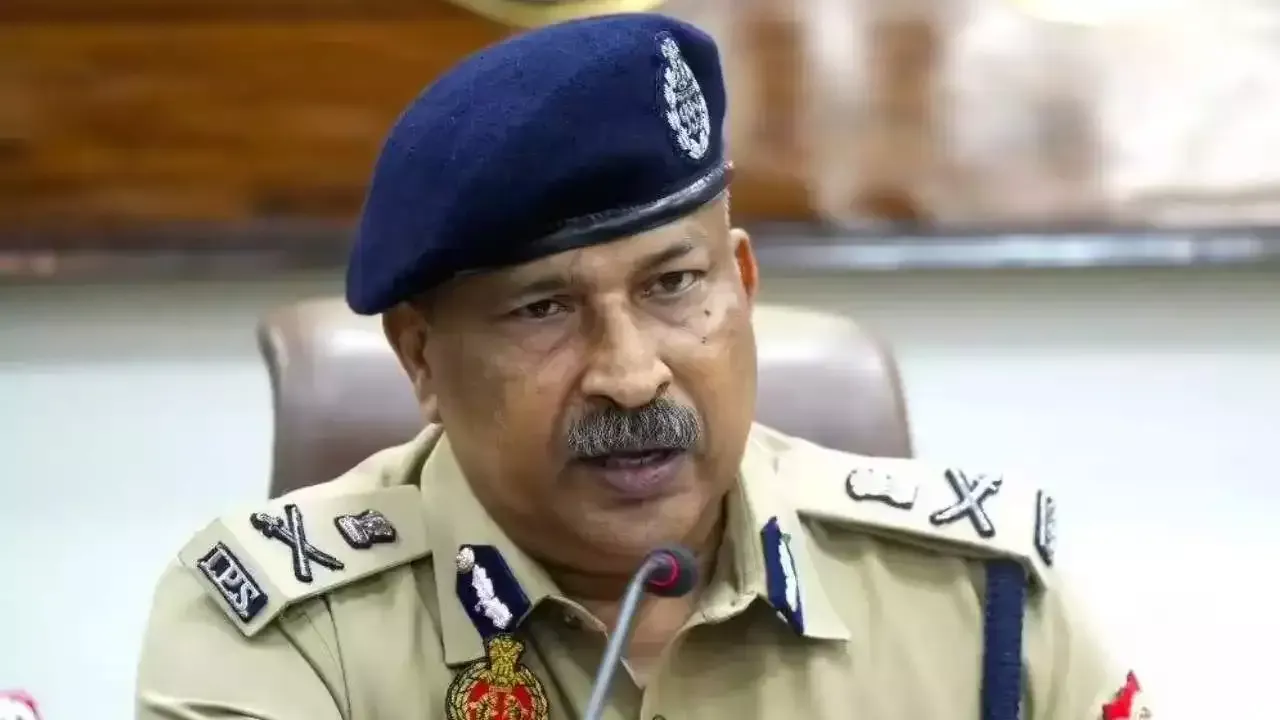 नोएडा हिंसा: उकसाने वालों पर सख्त कार्रवाई के आदेश