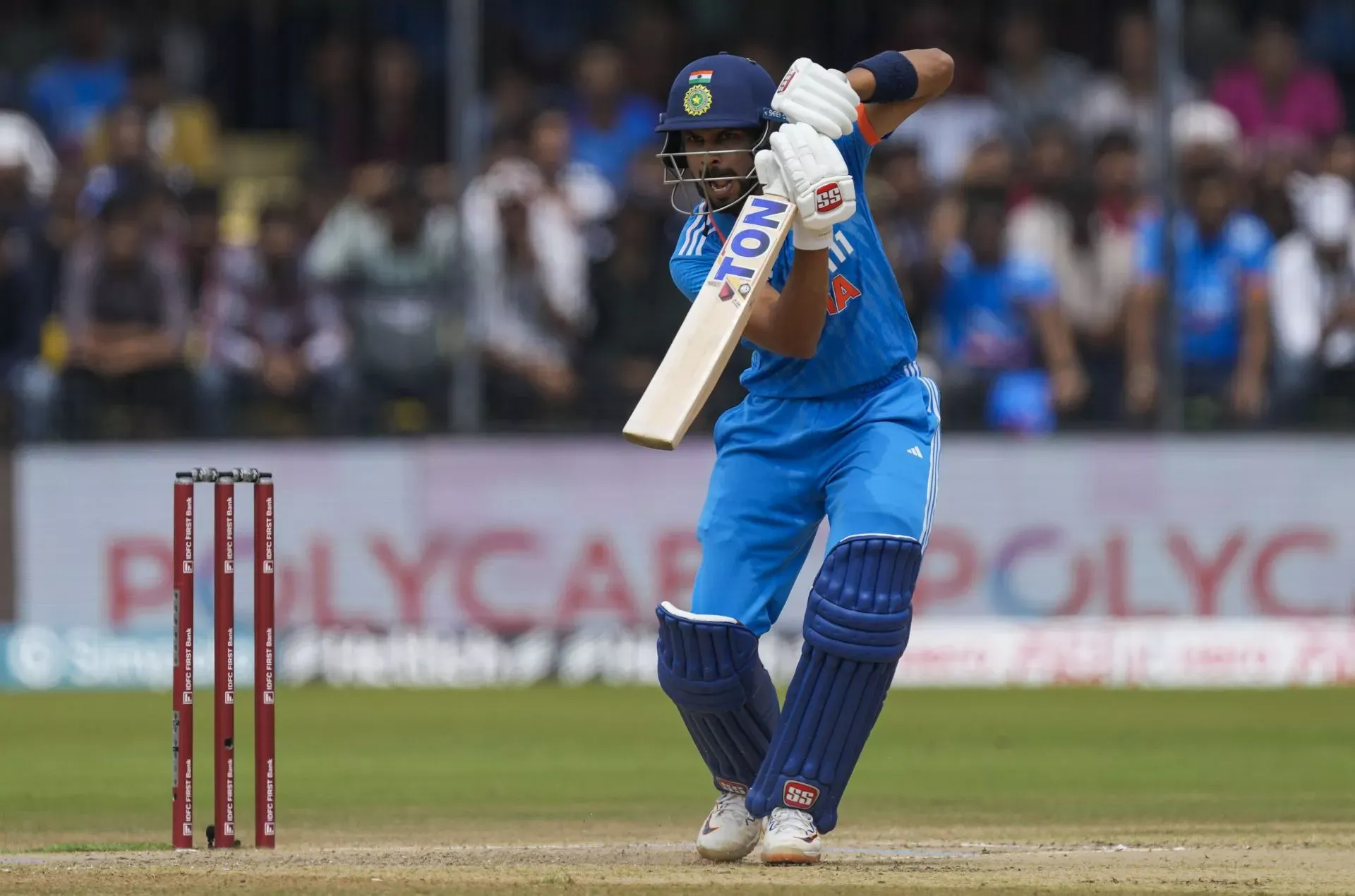 रुतुराज गायकवाड़ बल्लेबाजी करते हुए आईपीएल मैच में