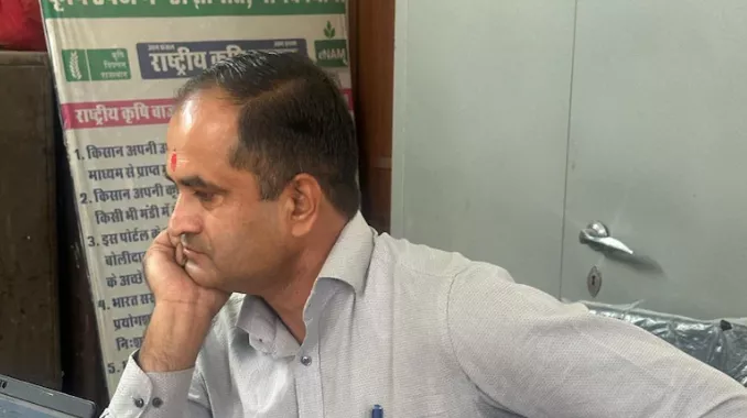 सीकर मंडी सचिव 40 हजार रिश्वत लेते गिरफ्तार