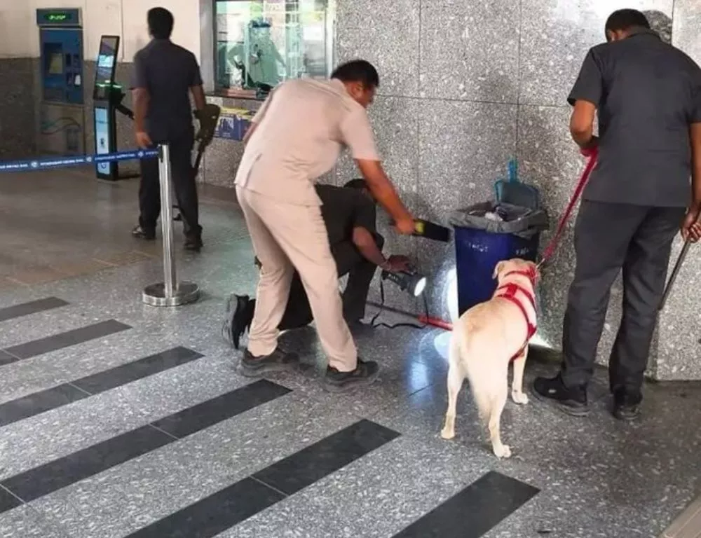 उप्पल मेट्रो स्टेशन में बम धमकी के बाद जांच