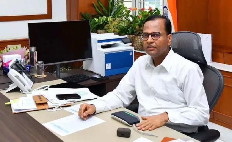 वीडियो कॉन्फ्रेंस में अधिकारियों के साथ बैठक