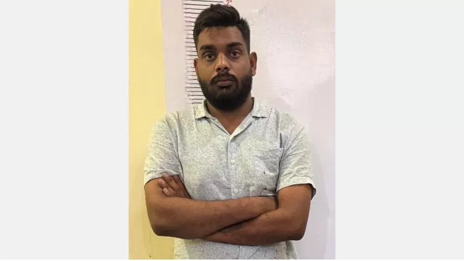 कुख्यात अपराधी पर पुलिस कार्रवाई