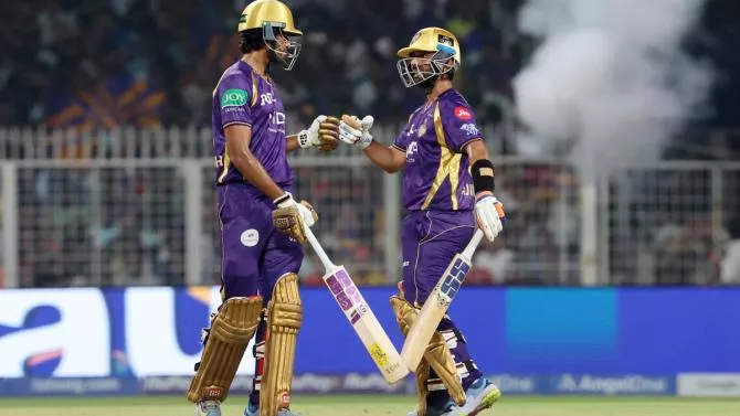 अजिंक्य रहाणे मैच के दौरान खेलते हुए