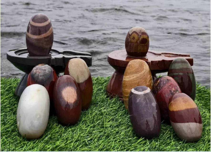 नर्मदा तट पर पाए जाने वाले नर्मदेश्वर शिवलिंग