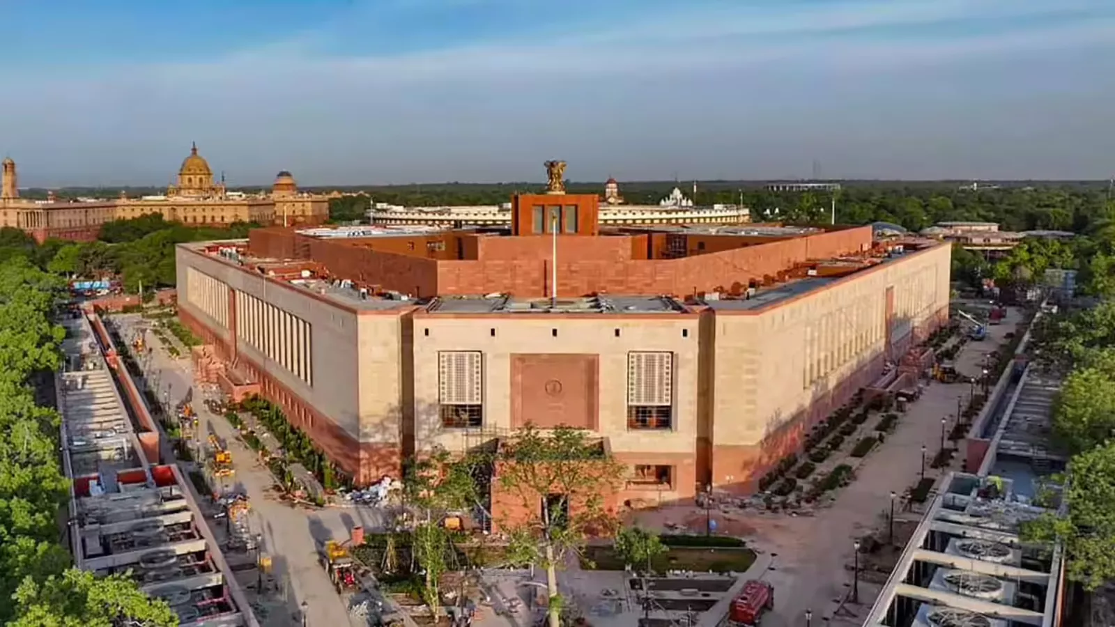 संसद के बजट सत्र का सत्रावसान हो गया, इस दौरान कई महत्वपूर्ण मुद्दों पर चर्चा और विधेयक पेश किए गए।