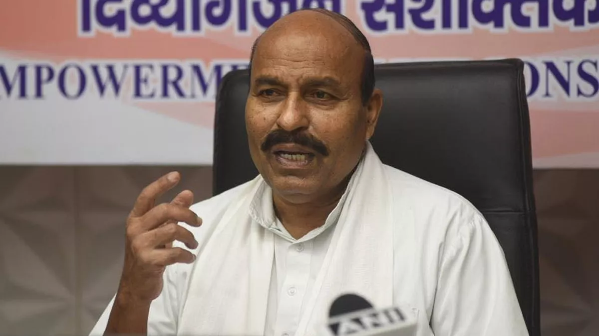 खरगे के बयान पर बवाल: मंत्री वीरेंद्र कुमार का हमला