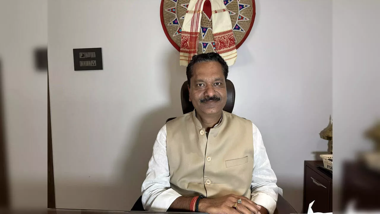 असम चुनाव में भाजपा की जीत का दावा करते अशोक सिंघल