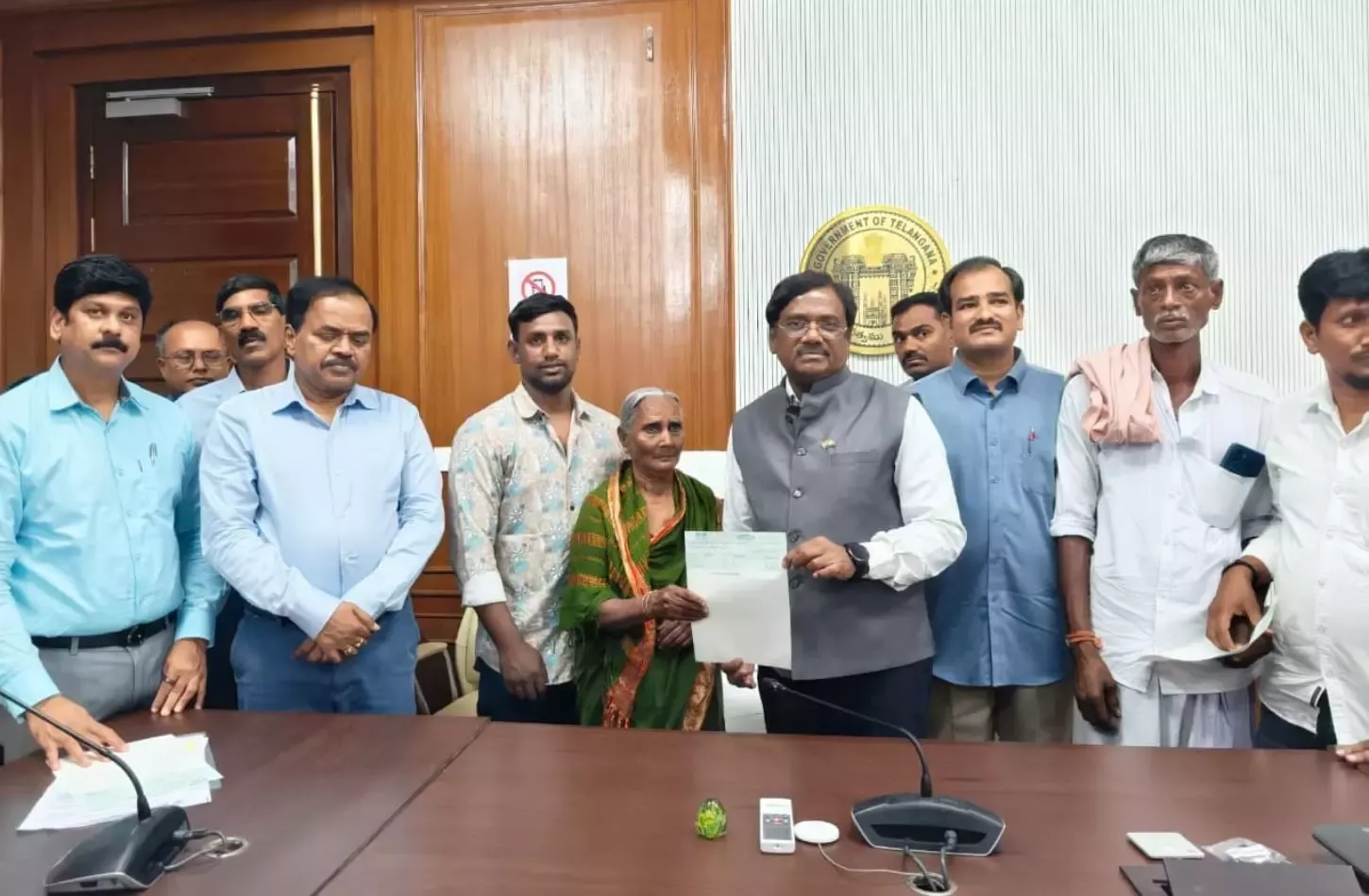 गिग वर्कर्स के परिवारों को सहायता राशि वितरित