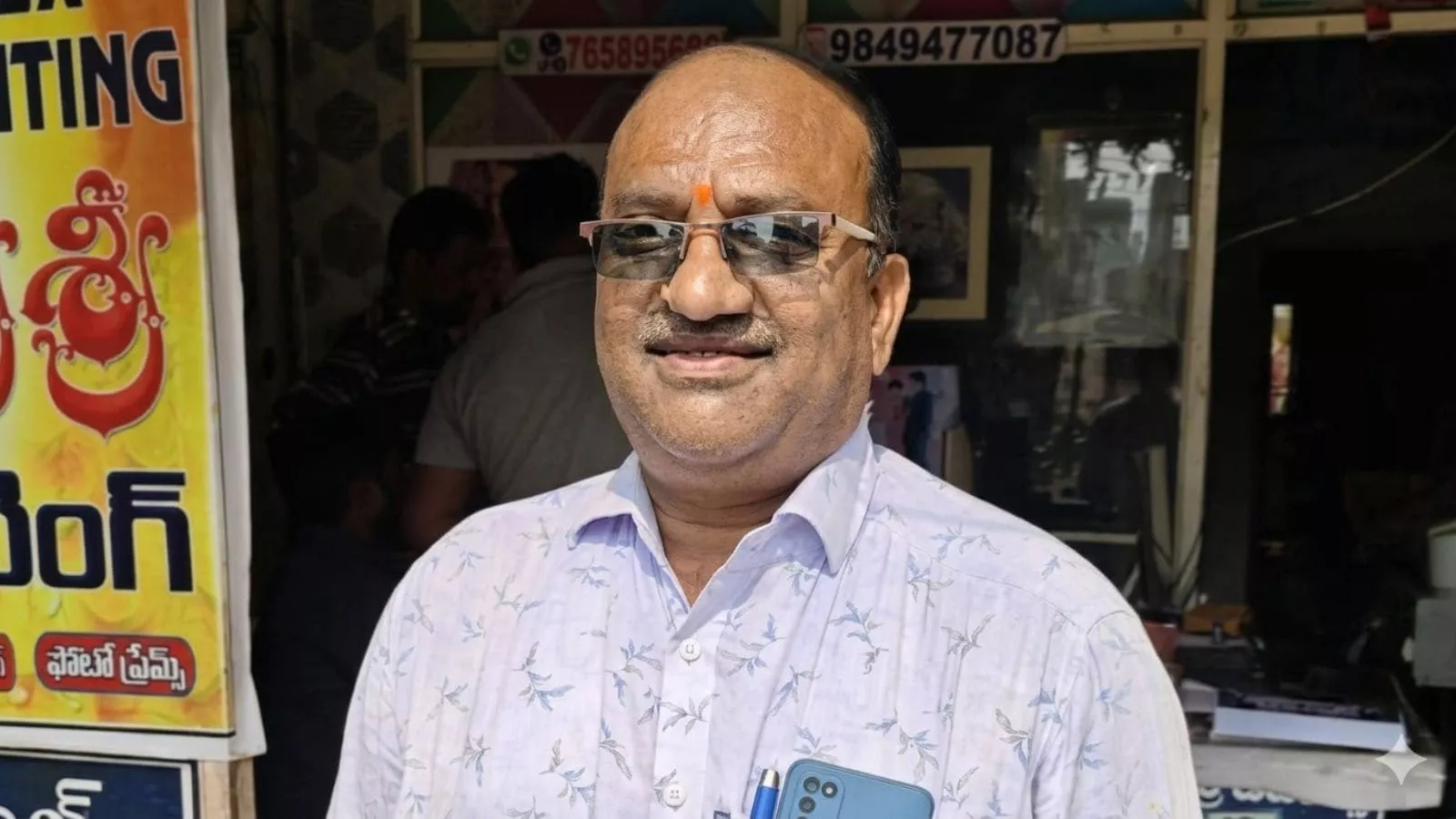 ड्राइवर शंकर के अंतिम संस्कार में जुटी भीड़