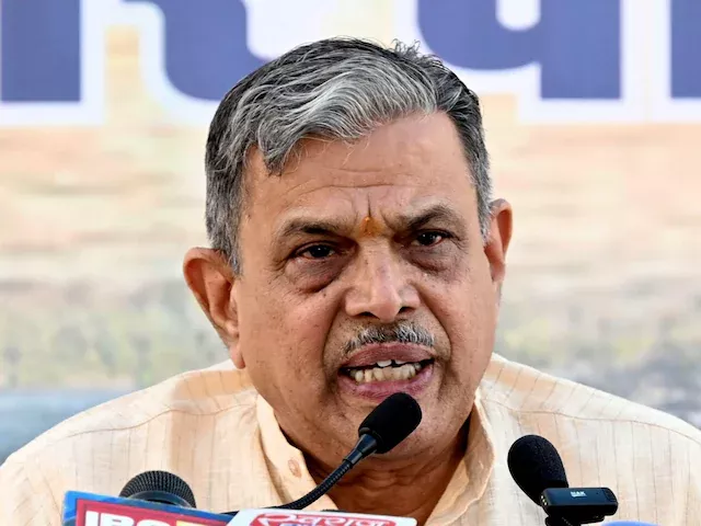 होसबाले का प्रवासियों से संदेश, जिस देश में रहें वफादार रहें