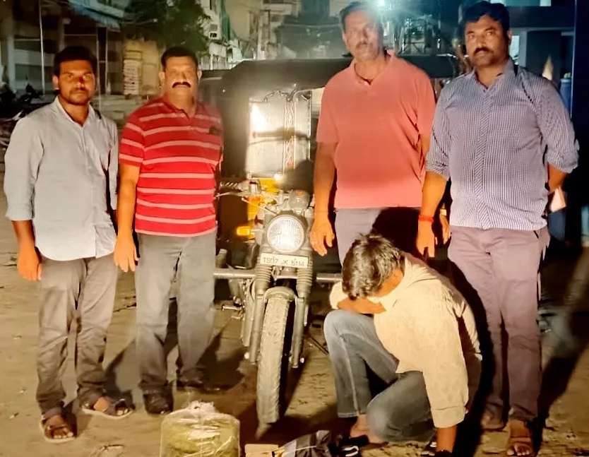 हैदराबाद में 3.83 किलो गांजा बरामद, आरोपी गिरफ्तार