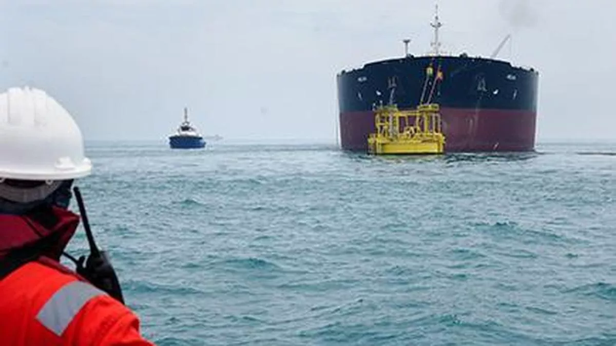 होर्मुज नहर का समुद्री मार्ग दृश्य