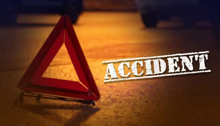 नई दिल्ली के सड़क हादसे में दो लोगों की मौत का चित्र