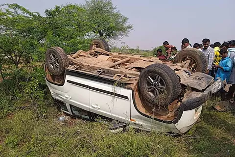दो घायल, अस्पताल में जारी इलाज पुलिस ने शुरू की जांच, कारणों की पड़ताल