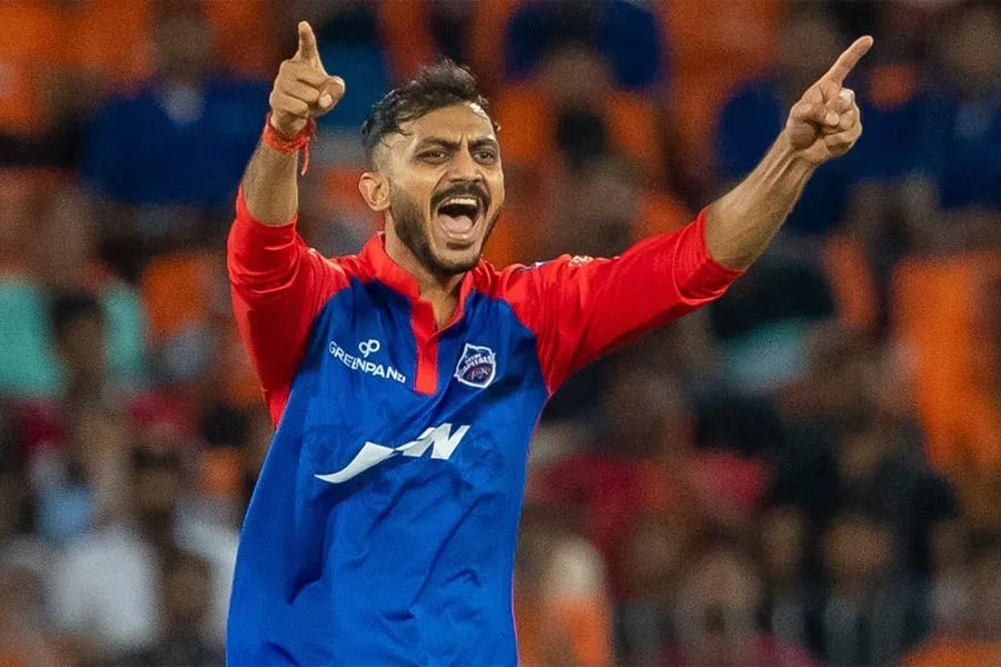 आरसीबी बनाम दिल्ली कैपिटल्स आईपीएल मैच का दृश्य