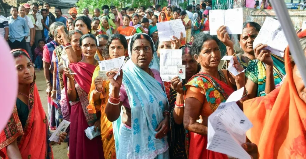 महिला वोट बैंक मजबूत, संसद में प्रतिनिधित्व अब भी कम