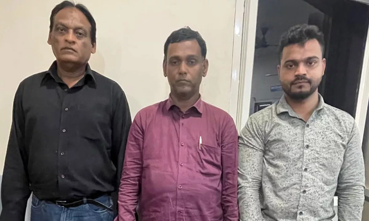 हैदराबाद पुलिस ने विजिलेंस बनकर पैसा वसूलने वालों को गिरफ्तार किया